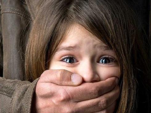 Dạy con cách đối phó với người lạ để tránh bị bắt cóc, xâm hại