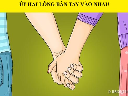 Nhìn cách nắm tay, biết ngay tình trạng yêu đương của bạn và người ấy