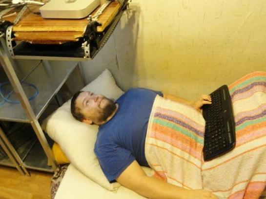 Ảnh hài: Những kẻ nâng sự lười biếng lên một 'tầm cao mới'