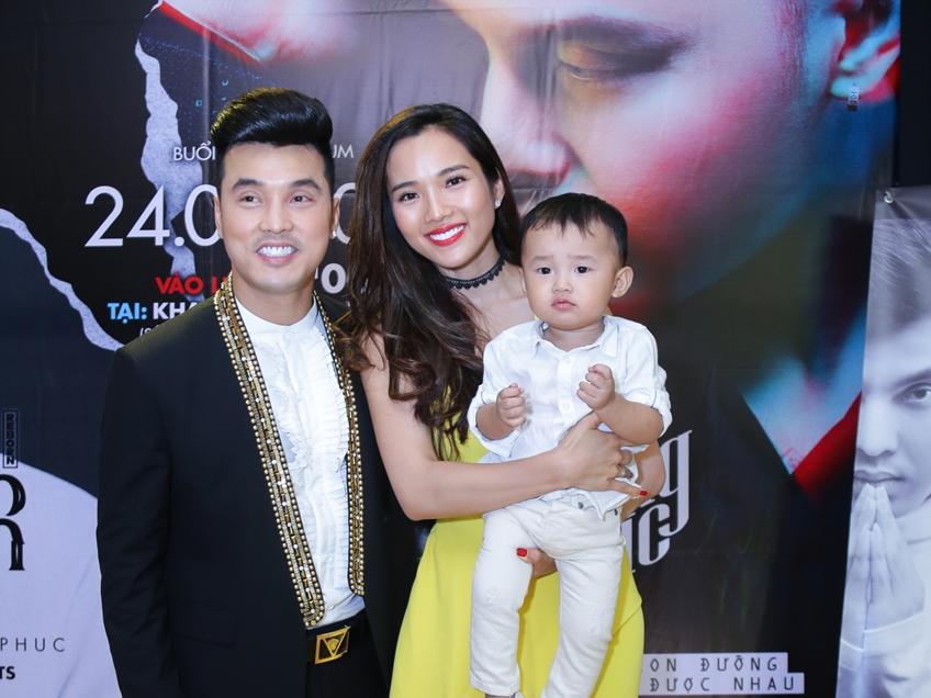 Ưng Hoàng Phúc được vợ chúc mừng sinh nhật bằng màn khóa môi trên sân khấu-7