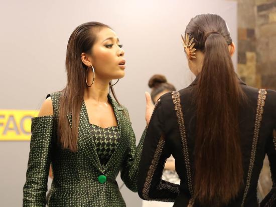 Minh Tú cả giận mất khôn, dè bỉu Lan Khuê là 'thí sinh vớt của Miss World'