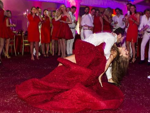 Trước khi lấy chồng, công chúa của đế chế pha lê Swarovski đã sống hưởng thụ đúng nghĩa như thế này đây