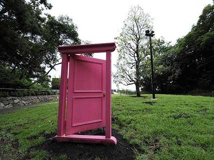 Clip hài: Cánh cửa 'thần kỳ' là có thật