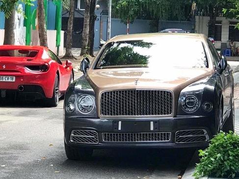 Nghi vấn Bentley Mulsanne EWB 2017 đầu tiên cập bến Việt Nam 'chung nhà' Ferrari 488 Spider