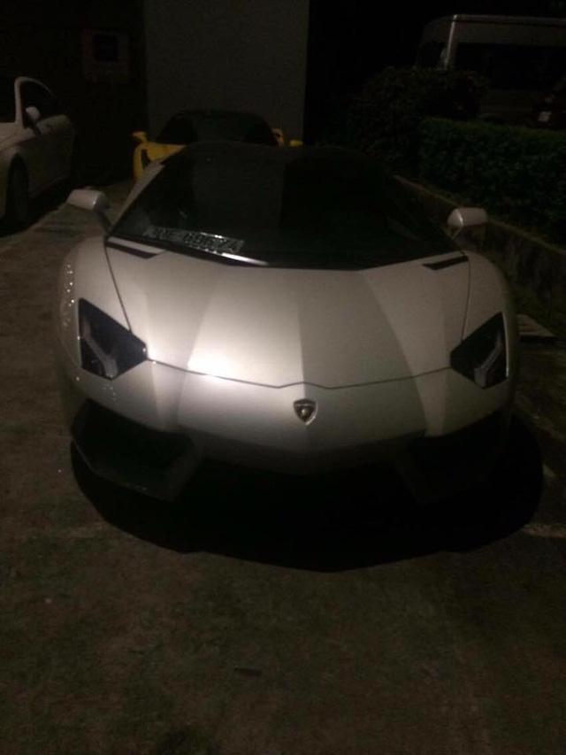 cap-doi-sieu-xe-mui-tran-40-ty-dong-cua-dai-gia-ha-noi-xuat-hien-tai-ha-long3