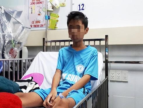 Hi hữu: Kim khâu bỏ quên trong chiếc gối đâm vào tim bé trai 13 tuổi