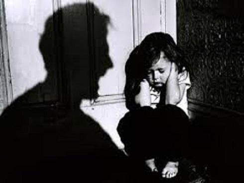 Chấn động: Lời kể đau đớn của hai chị em bị bố đẻ cưỡng hiếp hàng năm trời-4