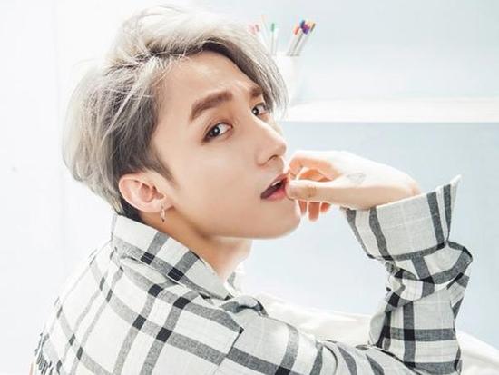 Sơn Tùng bất ngờ lọt danh sách đề cử Best Solo Release cùng G-Dragon, PSY