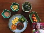 Thực đơn bữa cơm hàng ngày của cô nàng độc thân khiến cộng đồng mạng xuýt xoa vì quá đẹp quá ngon