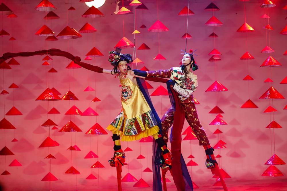 Võ Hoàng Yến 'cướp' hit 'Bánh trôi nước' của Hoàng Thùy Linh -2