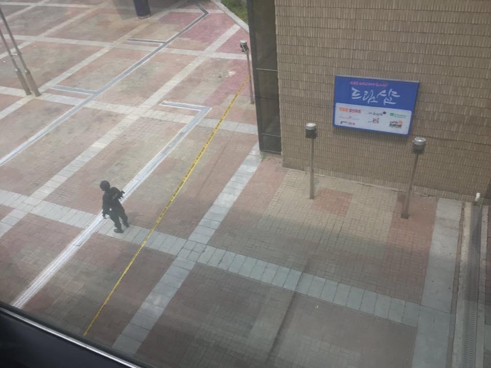 Sơ tán hàng loạt nghệ sĩ Hàn vì nghi đặt bom, dọa giết tại đài truyền hình quốc gia Hàn Quốc -6