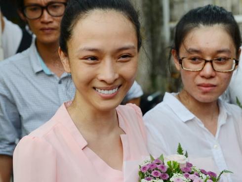 Clip: Trương Hồ Phương Nga nói tiếng Anh như gió khiến các hoa hậu khóc thét-5