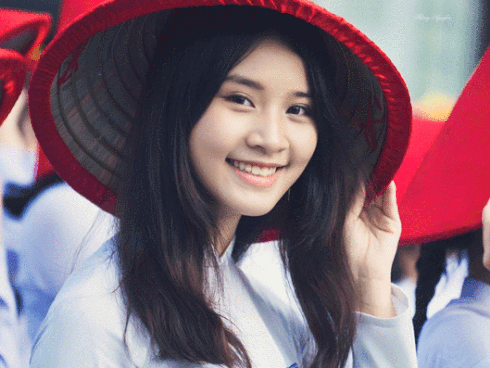 Những cô nàng xinh đẹp mặc áo dài, bảo sao các chàng trai không 'điên đảo'