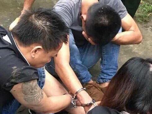 Bố bàng hoàng phát hiện nhóm người đào mộ con gái để tìm 5,2 cây vàng