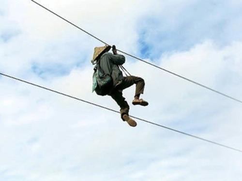 Clip hài: Đu dây không hề dễ như ta tưởng