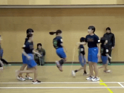 'Chóng mặt' trước màn nhảy dây có 1 - 0 - 2 của bé gái 5 tuổi-3