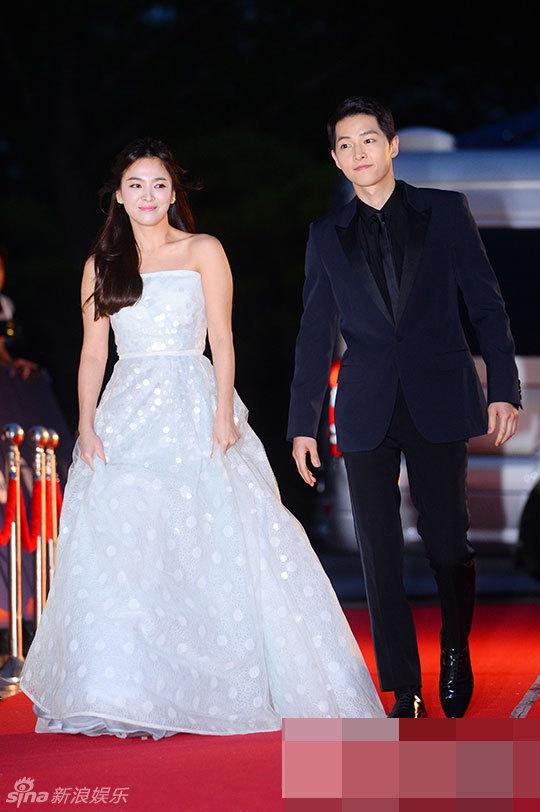 Song Joong Ki và Song Hye Kyo thông báo sẽ kết hôn vào tháng 10 -2