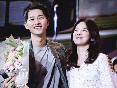 Loạt ảnh 'tình trong như đã' của Song Joong Ki và Song Hye Kyo