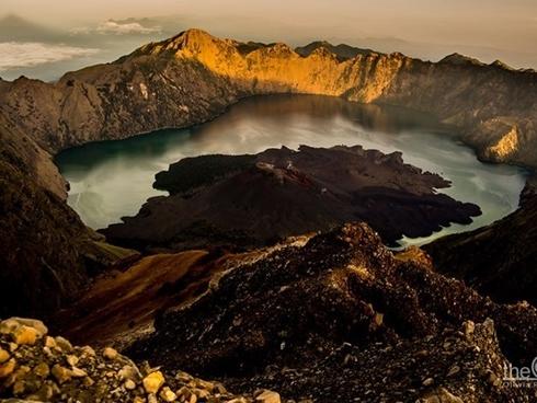 Điêu đứng trước núi lửa Rinjani đẹp như mơ