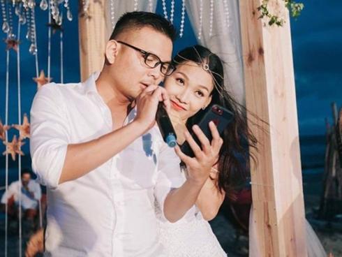 Toàn cảnh đám cưới hạnh phúc bên bãi biển của nữ MC tuyển chồng