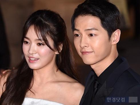 Sắp cưới Song Hye Kyo nhưng Song Joong Ki vẫn chăm chỉ 'cày cuốc'