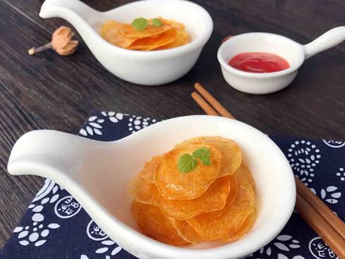 Làm bim bim khoai tây kiểu này còn ngon và an toàn gấp nhiều lần ngoài hàng