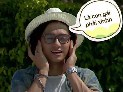 Vuốt tóc kiểu 'bánh bèo', host điển trai Hữu Vi gây sốt với loạt ảnh chế 'là con gái phải xinh'
