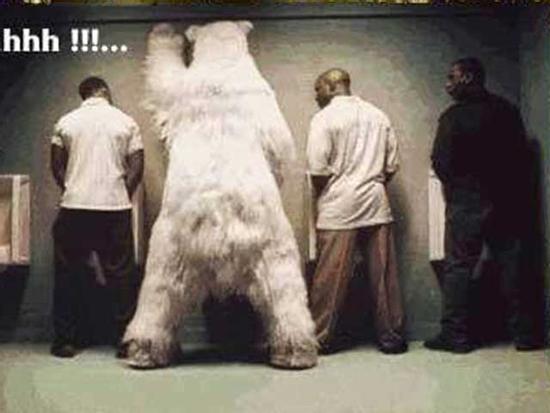 Truyện cười: Hậu quả từ một lần đi... tè