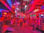 Bi hài chuyện khách Việt khám phá phố đèn đỏ khi du lịch nước ngoài-4