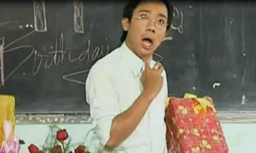 Clip hài: Thầy giáo Trấn Thành ngậm ngùi với quà sinh nhật của học trò-2