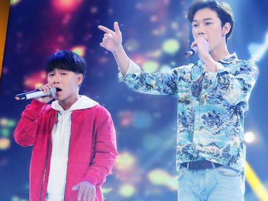 Chàng trai người Huế khiến dân mạng 'điên đảo' vì những bản mash-up xuất sắc