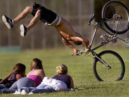 Clip hài: Choáng váng với những cú 'cốc đầu' hài hước