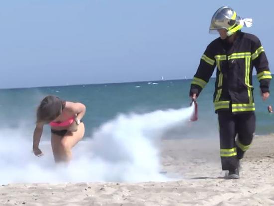 Clip hài: Bớt 'nghịch' cho đỡ thốn nhé!