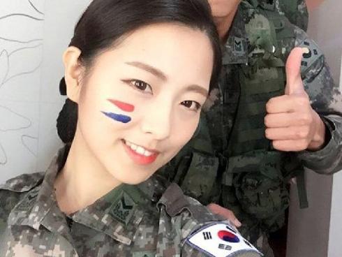 Cô nàng 'đẹp hơn ngôi sao' trở thành đại diện của quân đội Hàn