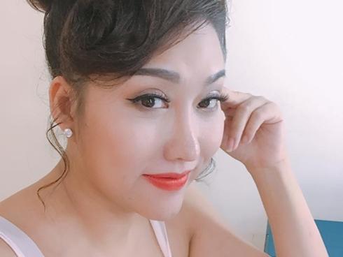 Ở tuổi 35, Phi Thanh Vân tuyên bố rút lui làng giải trí làm lại cuộc đời