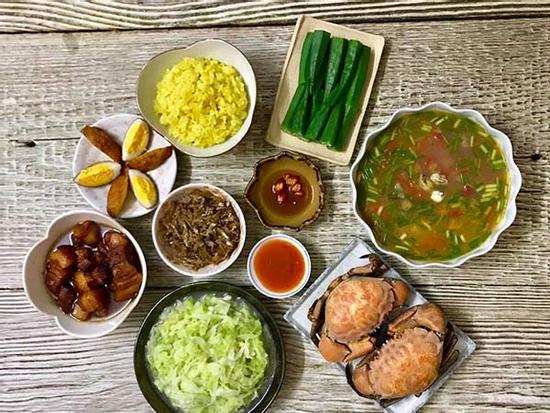 Bà nội trợ 8x khoe những mâm cơm gia đình 'đúng chuẩn Quảng Ninh', ai nhìn cũng thèm