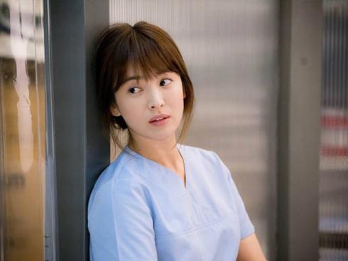 Trước khi đưa tiền cho tôi, em chồng đã nói một câu khiến tôi không biết giấu mặt đi đâu