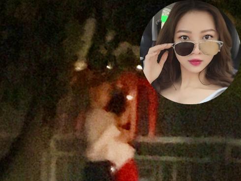 Ngắm ngoại hình đẹp xuất sắc của cô gái khiến Decao phải đội bàn hôn dưới mưa