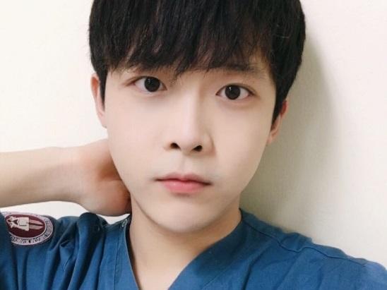 Anh chàng bác sĩ Hàn Quốc điển trai thu hút sự chú ý khi làm việc tại Việt Nam