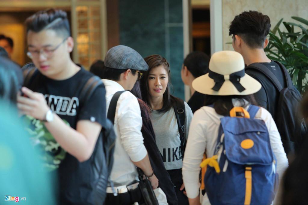 Vợ chồng 'Triệu Mẫn' Giả Tịnh Văn và Trịnh Nguyên Sướng đến Việt Nam ghi hình -1