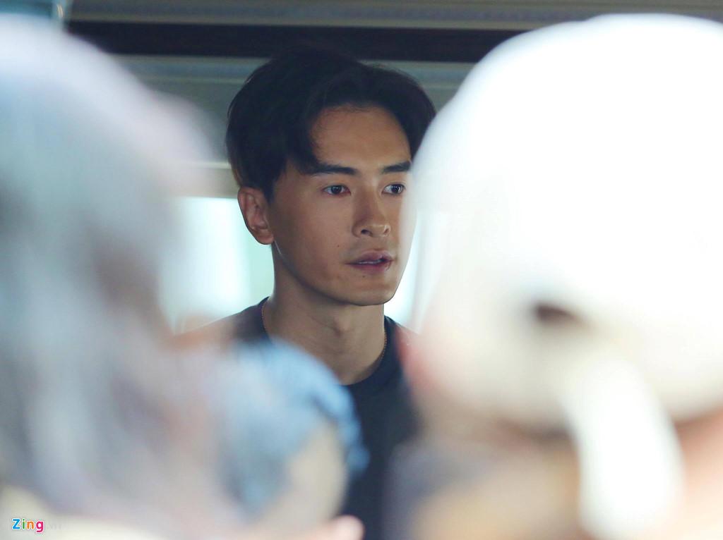 Vợ chồng 'Triệu Mẫn' Giả Tịnh Văn và Trịnh Nguyên Sướng đến Việt Nam ghi hình -5