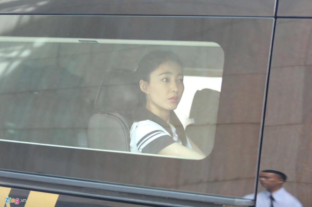 Vợ chồng 'Triệu Mẫn' Giả Tịnh Văn và Trịnh Nguyên Sướng đến Việt Nam ghi hình -7