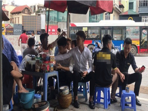 Tin nóng trong ngày 14/7: Công an mời chủ quán trà đá và người quay clip lên làm việc