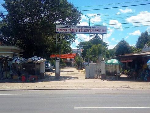 Con chết ngạt trong bụng vì mẹ không thể vượt bùn lầy giữa đường-3