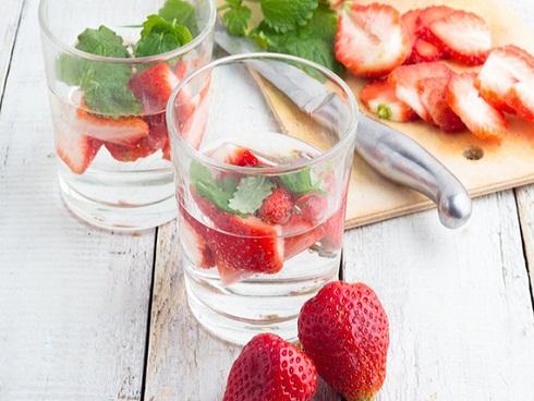 Chỉ với lá dâu tây, cả nhà đã có những món đặc biệt