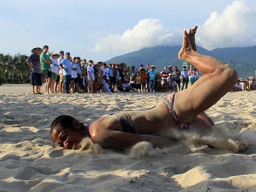 Clip hài: Thích thể hiện và cái kết... 'sấp mặt'