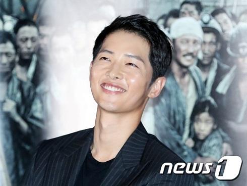 Song Joong Ki tỏ tình, tiết lộ lý do tự hào về Song Hye Kyo tại sự kiện