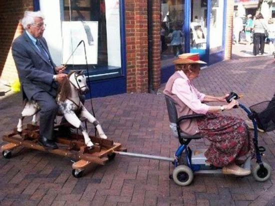 Truyện cười: Trí thông minh của đàn bà 93 tuổi