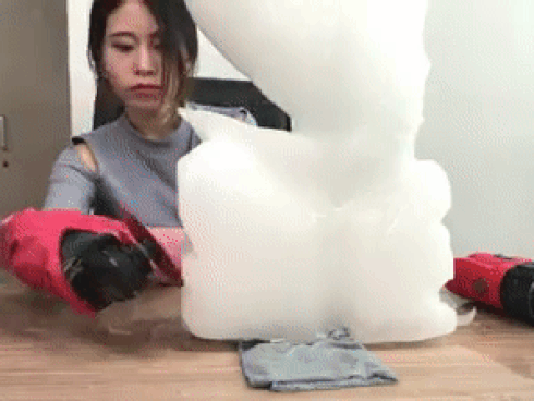 Thất tình, thánh ăn công sở trổ tài ninh chân giò bằng ăng - ten chảo-1