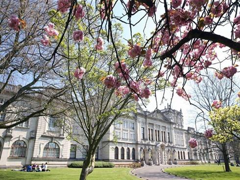 Trường đại học đẹp nhất 2017 ở xứ sở sương mù